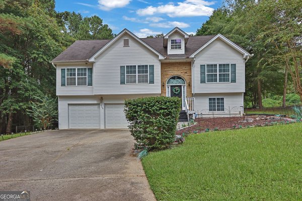 main picture of 3140 Willow Park Drive, Dacula