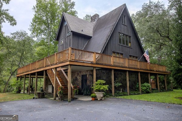 525 Riverside Drive, East Ellijay