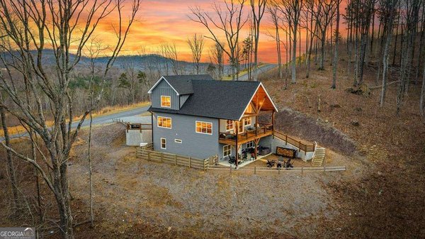 1016 Twisted Oak Road, Talking Rock