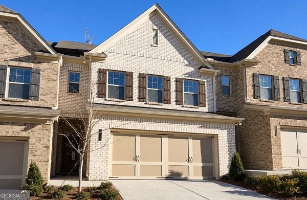 main picture of 1352 Elderwood Way, Cumming