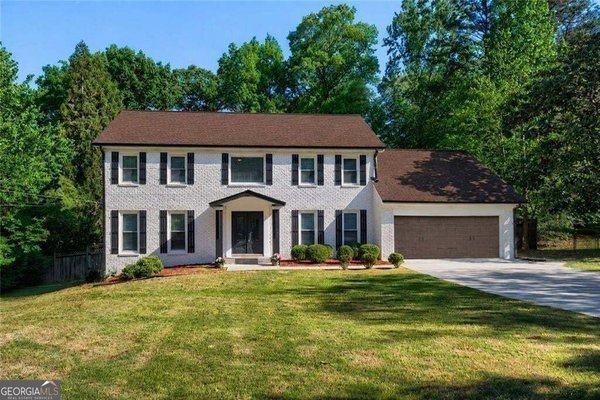 main picture of 2368 Fenhurst Place, Dunwoody