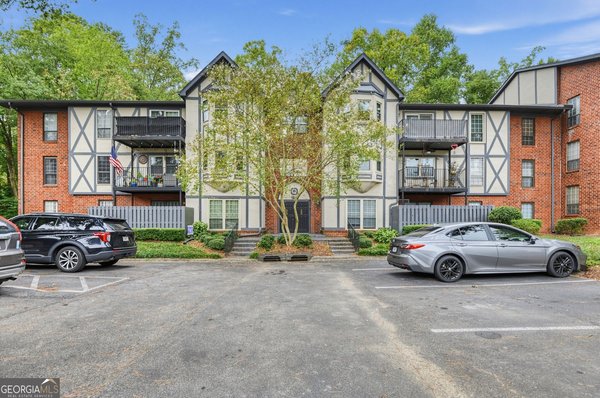 6851 Roswell Road, Sandy Springs