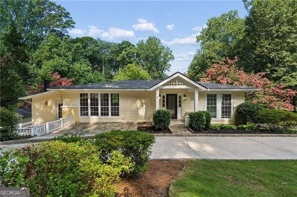 1055 Lee Circle, Atlanta