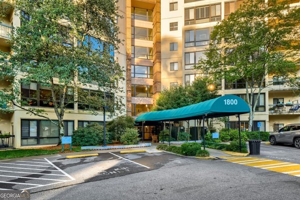 1800 Clairmont Lake, Decatur