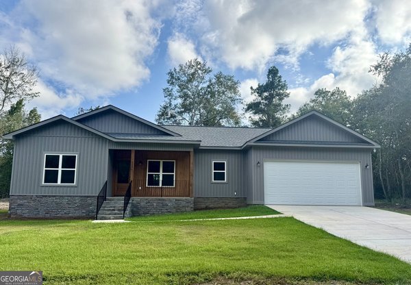 160 Wood Oak Circle, Cochran