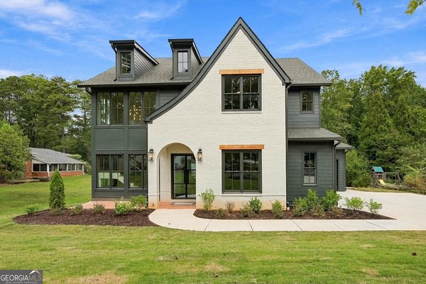 880 Austin Dr, Smyrna