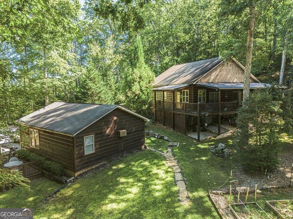 150 Trail Tree Drive Blairsville