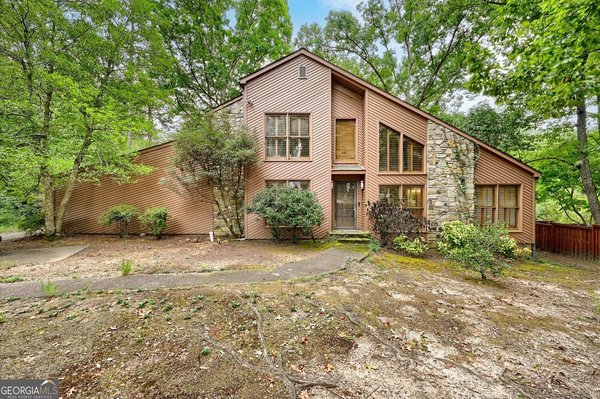 1176 Ashley Lake Drive, Marietta