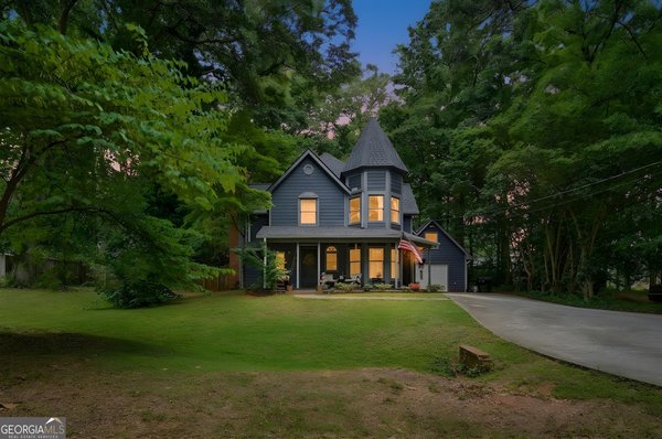 117 Oak Ridge, Monroe