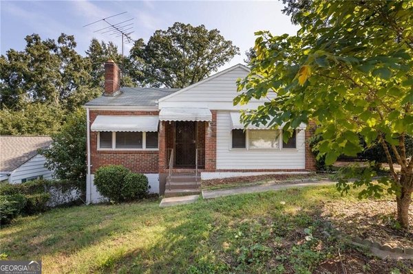 main picture of 71 Burbank Drive, Atlanta
