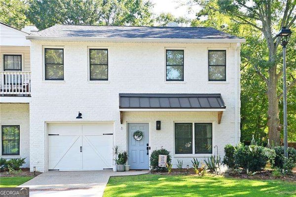 230 West Avenue Carrollton