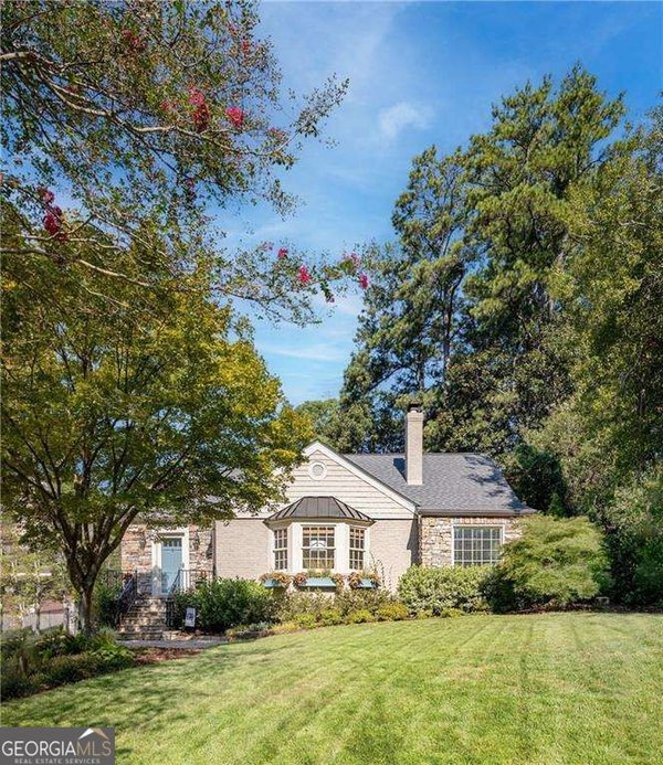 main picture of 656 Darlington Road, Atlanta