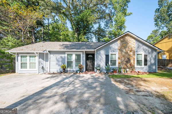 6919 Hickory Log Road, Austell