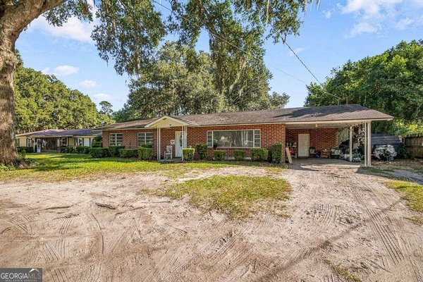 801 Oak Bluff Road, Brunswick