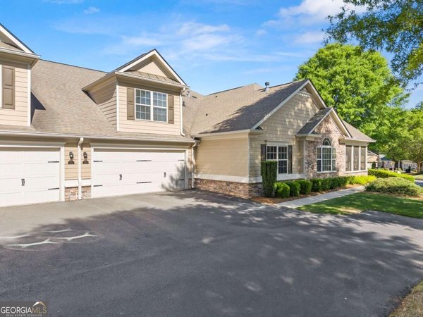 main picture of 1320 Oak Meadows Lane, Cumming