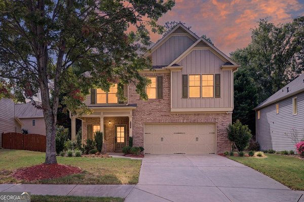 main picture of 8225 Majors Glen Court, Cumming