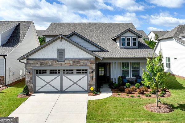 main picture of 168 Bear Way, Hoschton