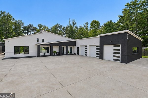 3240 Smithtown Road, Suwanee