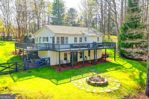 main picture of 2435 Southers Circle, Suwanee