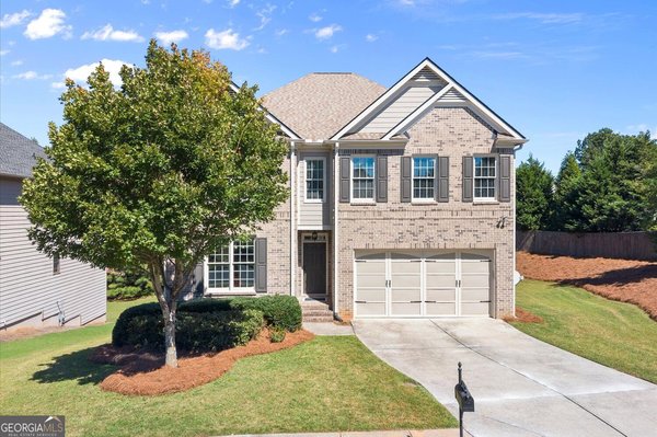 main picture of 310 Nichols Ridge Pointe, Suwanee