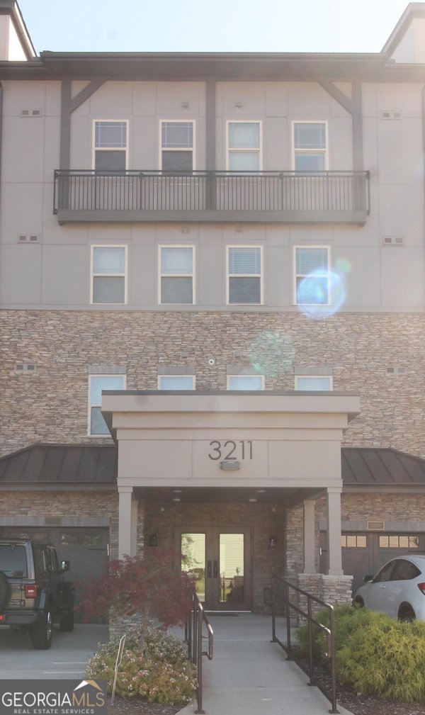 main picture of 3211 Orwell Way, Cumming