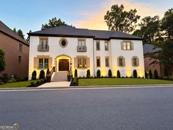 main picture of 1240 Brookhaven Hideway Court, Atlanta