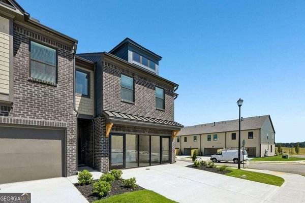 main picture of 222 Foxtrot Avenue, Hoschton