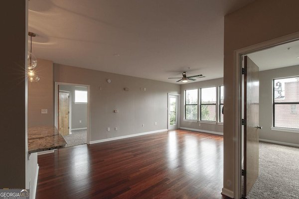 main picture of 898 Oak Street, Atlanta