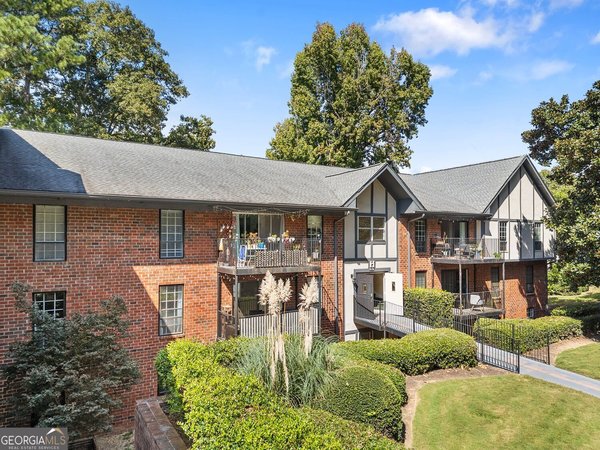 6851 Roswell Road, Sandy Springs