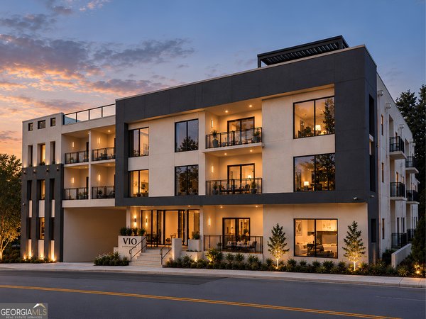 main picture of 318 Sandy Springs Circle, Sandy Springs