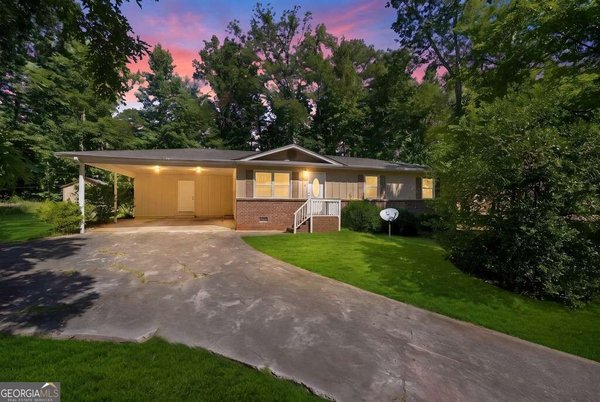 490 Valley Creek Road Mableton