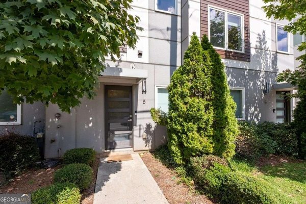 main picture of 1672 Dekalb Avenue, Atlanta
