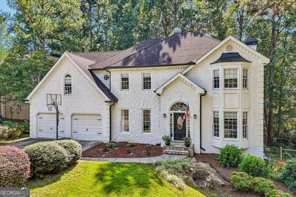 415 Holly Stream Trail Roswell