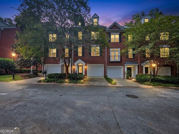 1503 Waters Edge Trail Roswell