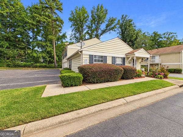 1315 Old Coach Road Marietta