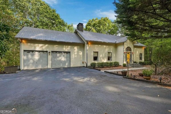718 Ben Higgins Road, Dahlonega