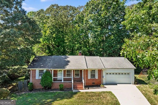 1063 Lakeshore Drive Gainesville