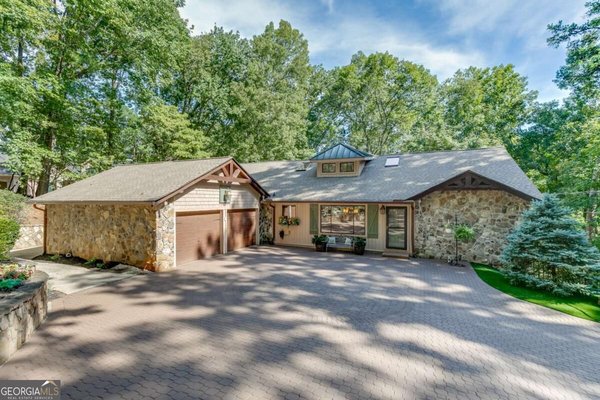 7565 Shadburn Ferry Road, Cumming