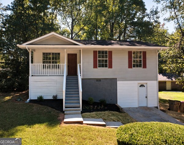 215 Sherwood Loop McDonough
