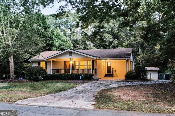 436 Twinwood Street, Thomaston