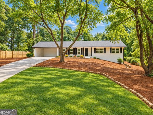 1415 Driftwood Court Roswell