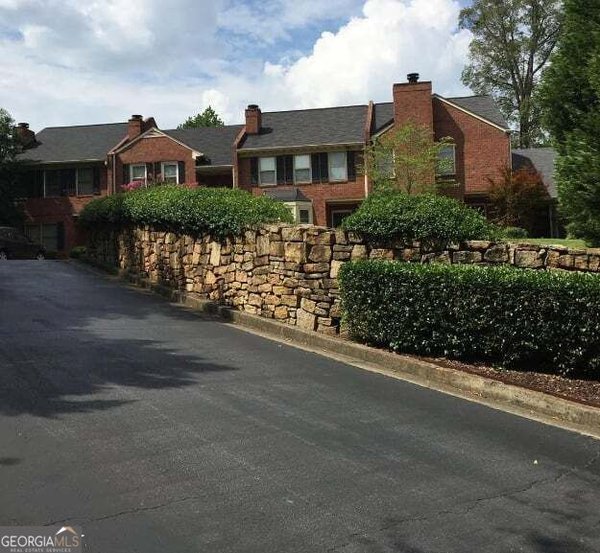 871 Lenox Oaks Circle, Atlanta