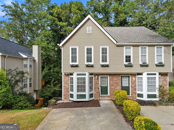 5182 Laurel Bridge Court, Smyrna