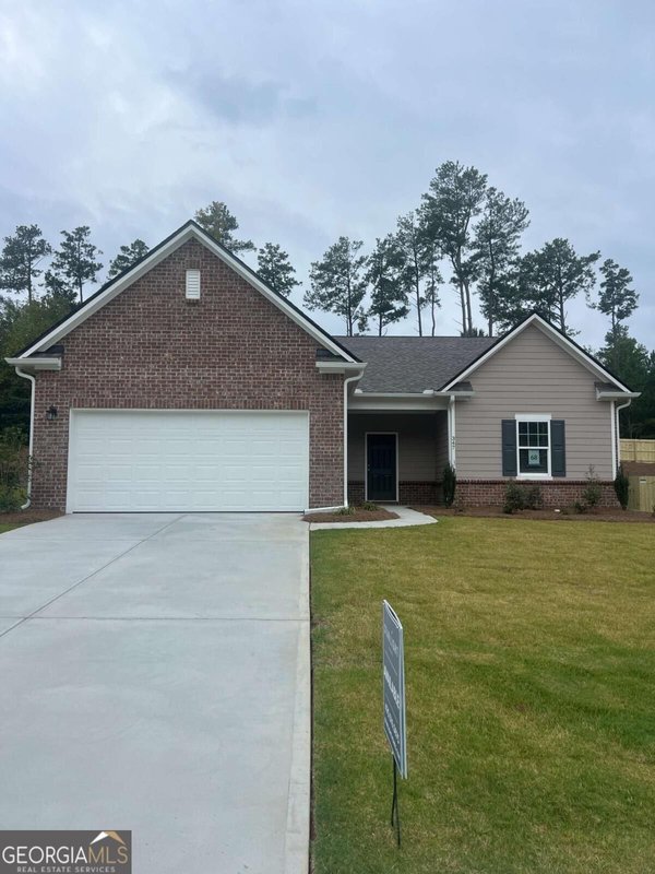 main picture of 347 Silverton Drive, Dacula