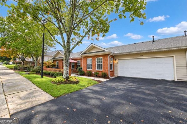 229 Villa Park Circle, Stone Mountain