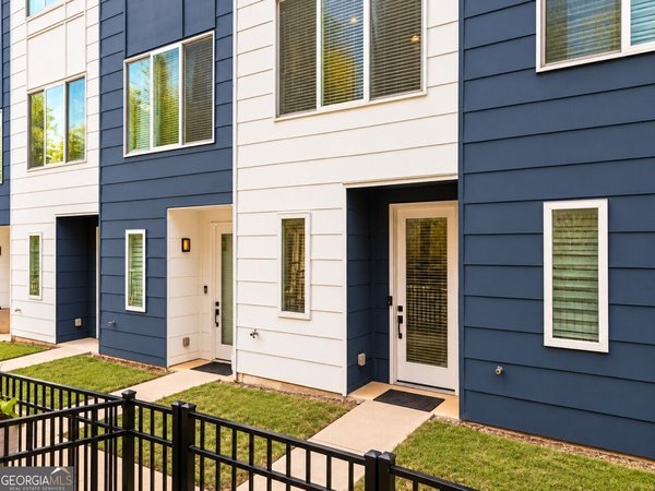 1598 Rock Dam Drive, Atlanta