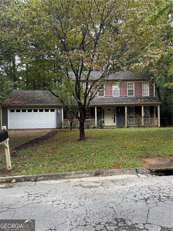 810 Crab Orchard Court, Roswell