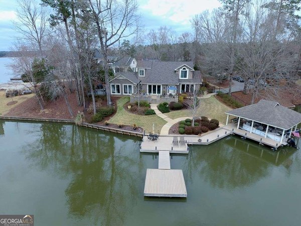 239 Robin Drive Hamilton