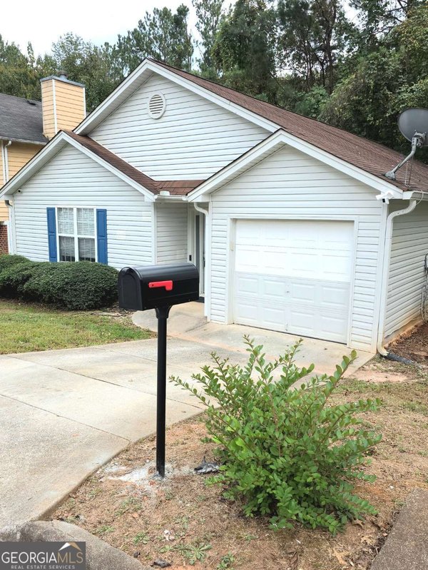 4231 Chestnut Lake Avenue, Lithonia