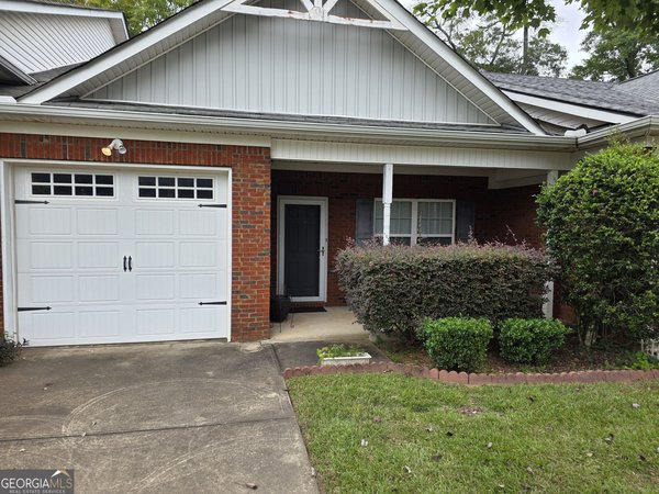 6880 Tara Oaks Drive, Riverdale